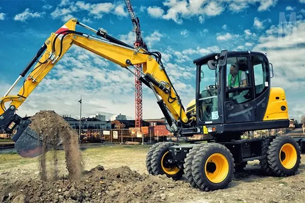 Multifunctional Telescopic Handler‑Boosting Efficiency for Material Handling