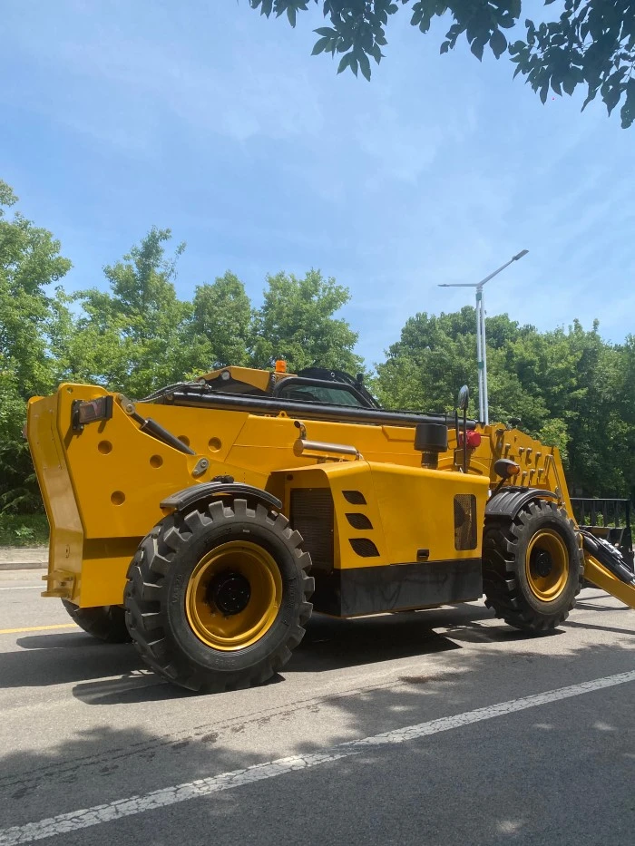 18m telescopic handler with attachment