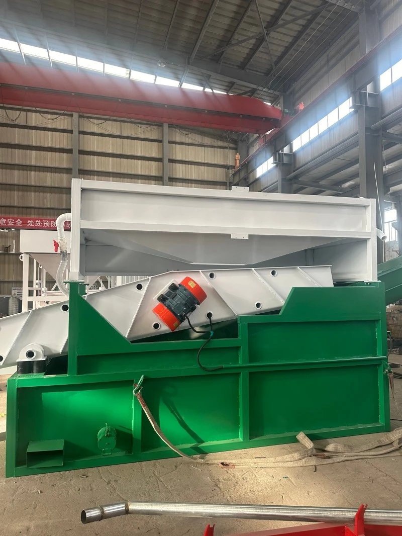 High-frequency vibrating dewatering screen side view